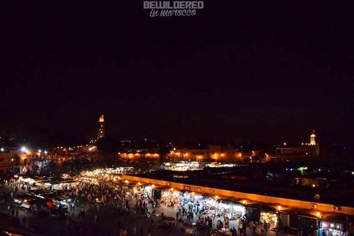 marrakesh marrakech marakesz ryanair tanie loty cheap flights budget airport morocco medina old town market bazaar souk suk rooftop danger tiny alley blind street zafo marocmama buy carpet rug rugs iranian cotton landscape nightscape light at night fotograf photographer