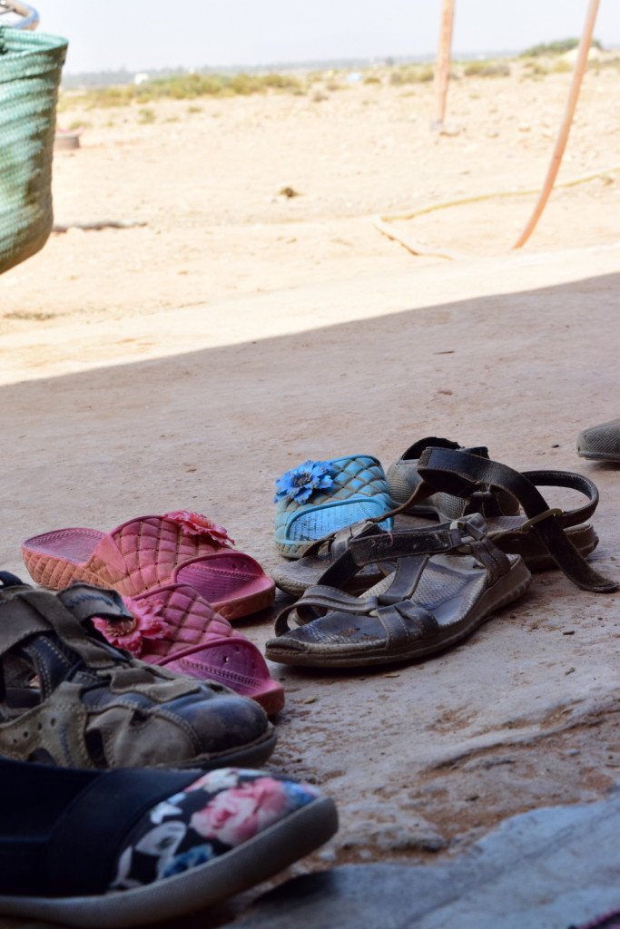 moroccan nomads nomad digital nomadic genes wanderlust tea mint tea muslim islamic hijab berber amazigh sahara desert tent