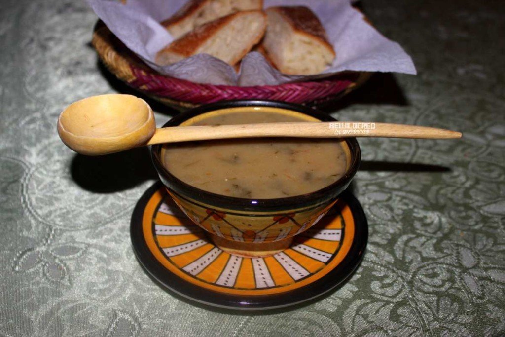 harira log couscous organic eco bissara cooking cook with alia moroccan marocaine cuisine broad beans soup cream humus hammous middle east african arab food baguette bread khobz tagine tajine harira harissa avocado smoothie juice dates halal chicken vege vegan gluten free diet cookies pastry cupcake paleo food blogger 