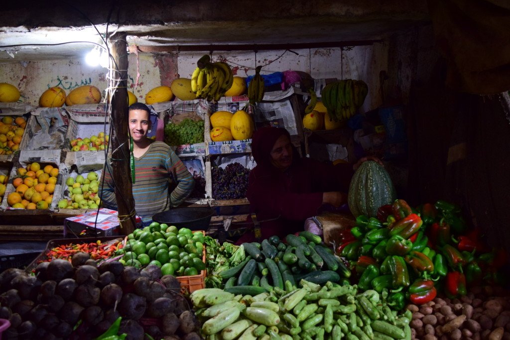 sundunes experience sunset desert sahara camel trek cheap trip american expat in morocco guide cheating rip off money prostitution child abuse cute girl beautiful arab animal palm walk blogger what anna wears outfit paula jagodzinska gym hero hollycow travelling travelette klub polek bewildered in morocco arranged marriage nomad touareg young bride motorbike tuctuc tent berber melhfa halal muslim hijab hijabista fashionista bota gaz veggies fruit marker souk suk