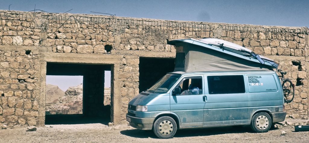 Ait ben haddou Parking mork westfalia digital nomads