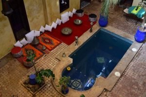 moroccan architecture design maroc houses home maison d'hote guesthouse sahara marokanski dom riad dar caliph's house rooftop cafe patio loggia vouge ikea swedish