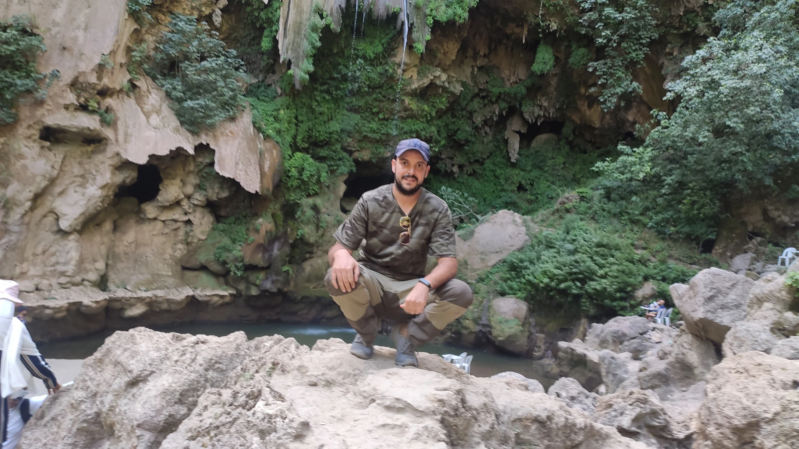 Hiking to the Grand Cascade Akchor